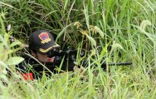 沿河特警恶劣环境下训练加强应急处置能力