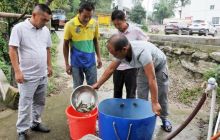 坝黄镇龙井鱼种场既售鱼苗又传技术