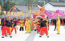 思南县板桥:“世界独有”甩神文化