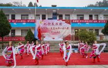 九歌义演团爱心捐助走进和平乡八村小学