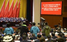 “长枪短炮”齐上阵 “十八般武艺”记人代会