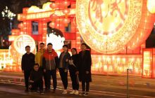 玉屏：观彩灯过大年