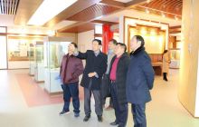 春节期间多批游客参观田秋纪念馆