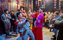 碧江区和平乡：茶灯表演闹元宵