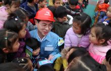 供电叔叔巧用故事传播安全用电知识