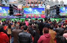 碧江区庆祝2019“三八妇女节”文艺展演在伍环广场举行