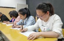 松桃县妙隘乡完小教职工参加扫黑除恶专项斗争应知应会知识考试