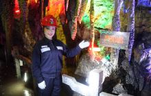 松桃供电局为潜龙洞景区保电忙