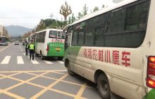 松桃强化节假日交通执法便民服务受赞