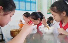 松桃县妙隘乡完小饺子宴温暖大山留守娃