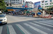 松桃县城第三座人行天桥主体工程完工