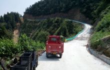 松桃县寨英镇组组通公路 助推老百姓脱贫