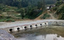 松桃县寨英镇半沟村河边组漫水桥桥面混泥土浇筑顺利完工