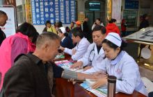 印江县人民医院举行“心梗救治日”义诊宣传活动