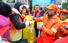 关爱环卫工人 共建美丽铜仁