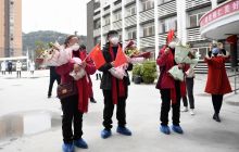 【战“疫”故事】铜仁3名新冠肺炎患者集体出院瞬间