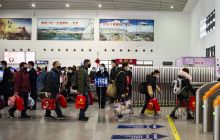 192名务工人员乘高铁赴浙江返岗复工