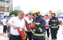 铜仁市举行“安全生产月”宣传咨询日活动