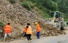 碧江区用200个公路养护岗位助脱贫