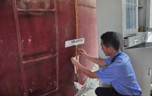 我市查处了一处涉嫌非法加工柴油存储点