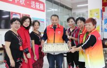 爱心慰问暖人心 浓浓中秋别样情