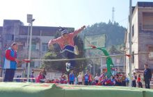 松桃县妙隘乡完小举办第二十届学生田径运动会