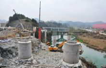 我市重点工程红岩立交桥建设进展顺利