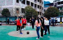 松桃县妙隘乡完小与乡中心幼儿园共庆“3·8”妇女节