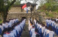 平原中学组织开展“学党史·祭英烈”清明祭扫活动