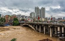 锦江河第一波洪峰来袭