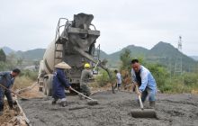 碧江区川硐街道高标准农田建设忙