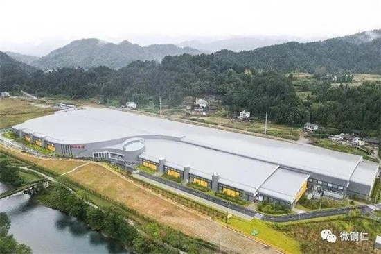 落户铜仁市江口县的农夫山泉山是铜仁的根,水是铜仁的魂.