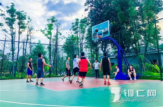 万山：“15分钟健身圈” 增强群众获得感