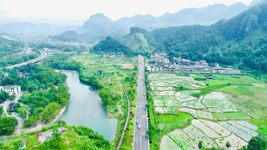 江口旧路焕新貌村民笑开颜