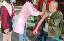 河西街道为老人接种疫苗到位到家