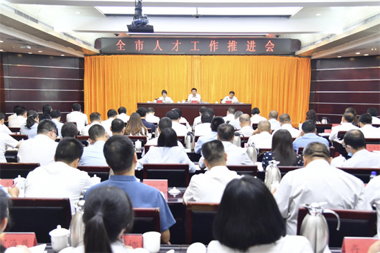 貴州健康職業(yè)學(xué)院周斌教授喜獲銅仁市“名師工作室”授牌