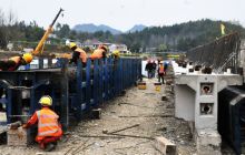 铜仁公路管理局危桥改造解民忧