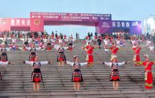 以“棋”会友，歌舞迎客