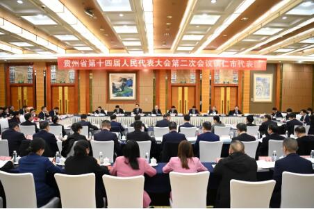 銅仁市代表團審議政府工作報告