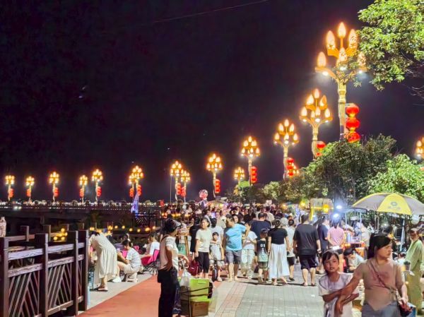 玉屏：烟火夜市话当“夏”