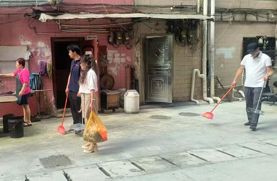 人保财险印江支公司：积极参与文明  卫生城市创建工作