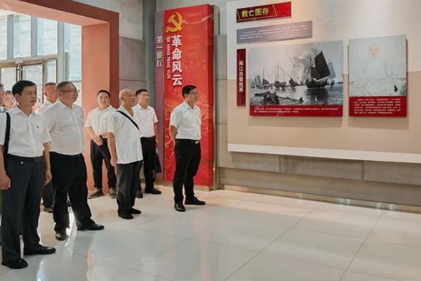 铜仁多家单位组织党员赴革命军事陈列馆参观学习