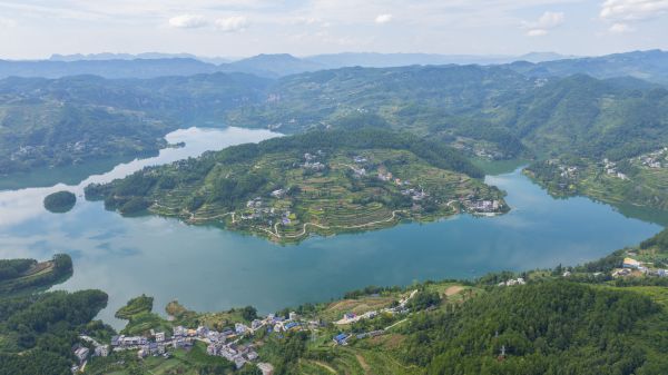 思南：乌江婉转绕青山 山河处处皆诗意