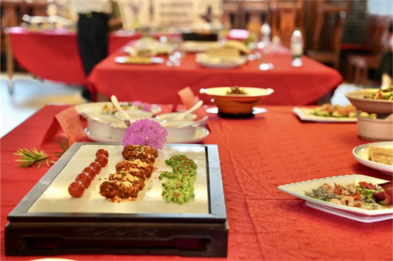 組圖 | 銅仁“抹茶+”黔菜宴飄香中南門(mén)