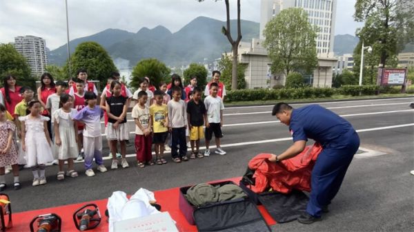 印江30余名“小小消防员”沉浸式解锁消防奥秘