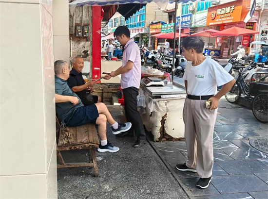 中國農(nóng)業(yè)銀行印江支行深入街道開展反洗錢知識宣傳