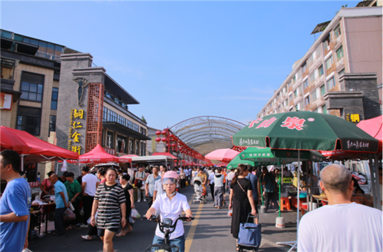 铜仁：烟火“小集市”蕴含“大民生”
