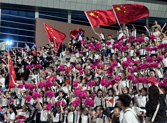 碧江龍游錦江隊(duì)主場首戰(zhàn)告捷！4:1拿下松桃村晚狂歡隊(duì)