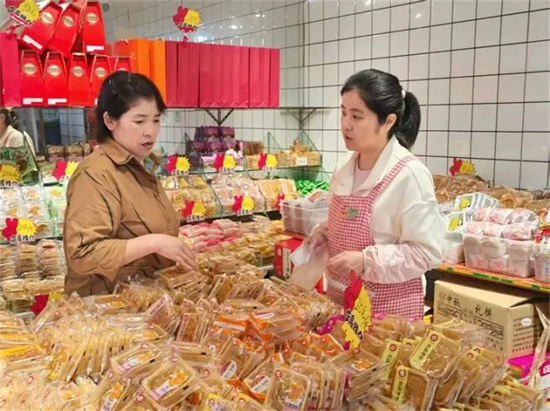 【网络中国节·中秋】中秋将至，玉屏月饼迎热销