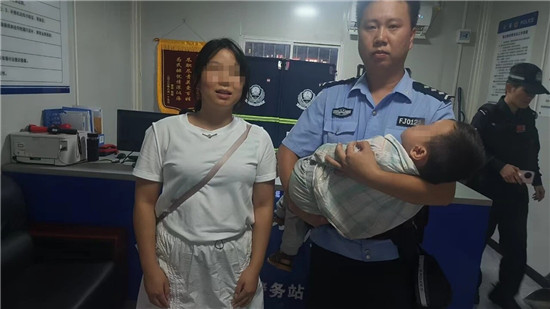 萬山：3歲男童商場走失 特巡警半小時尋回助團(tuán)圓